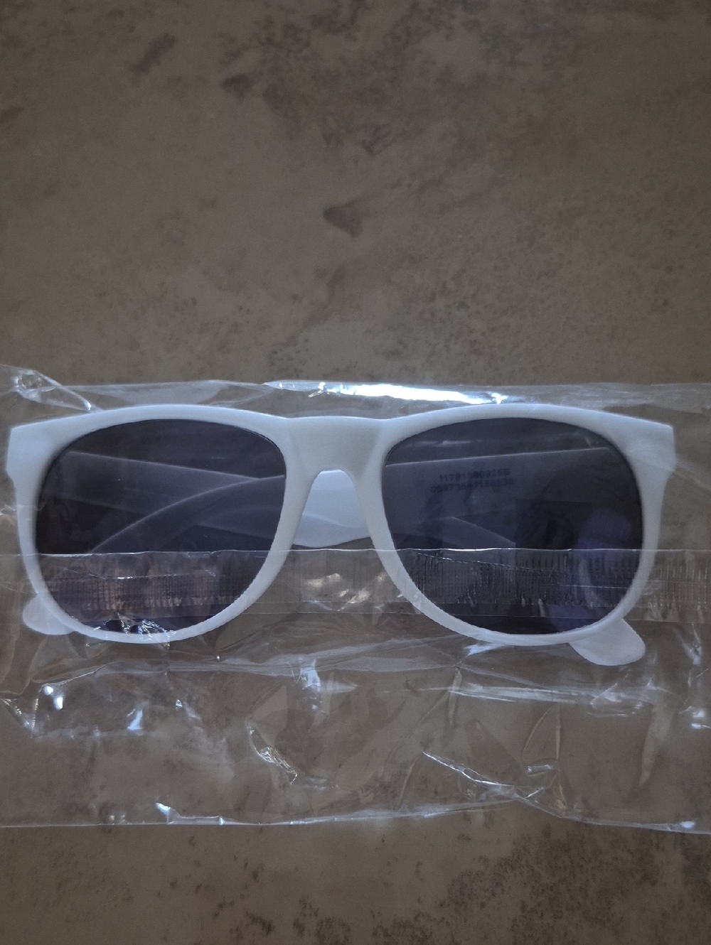Classic White Frame UV400 Sunglasses with Dark Lenses